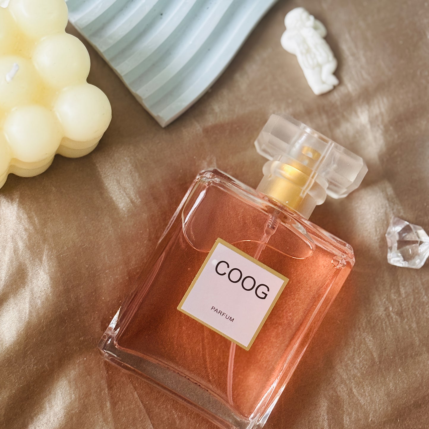 عطر نسائي أنيق - رائحة رومانسية زهرية وشرقية 🌹✨
