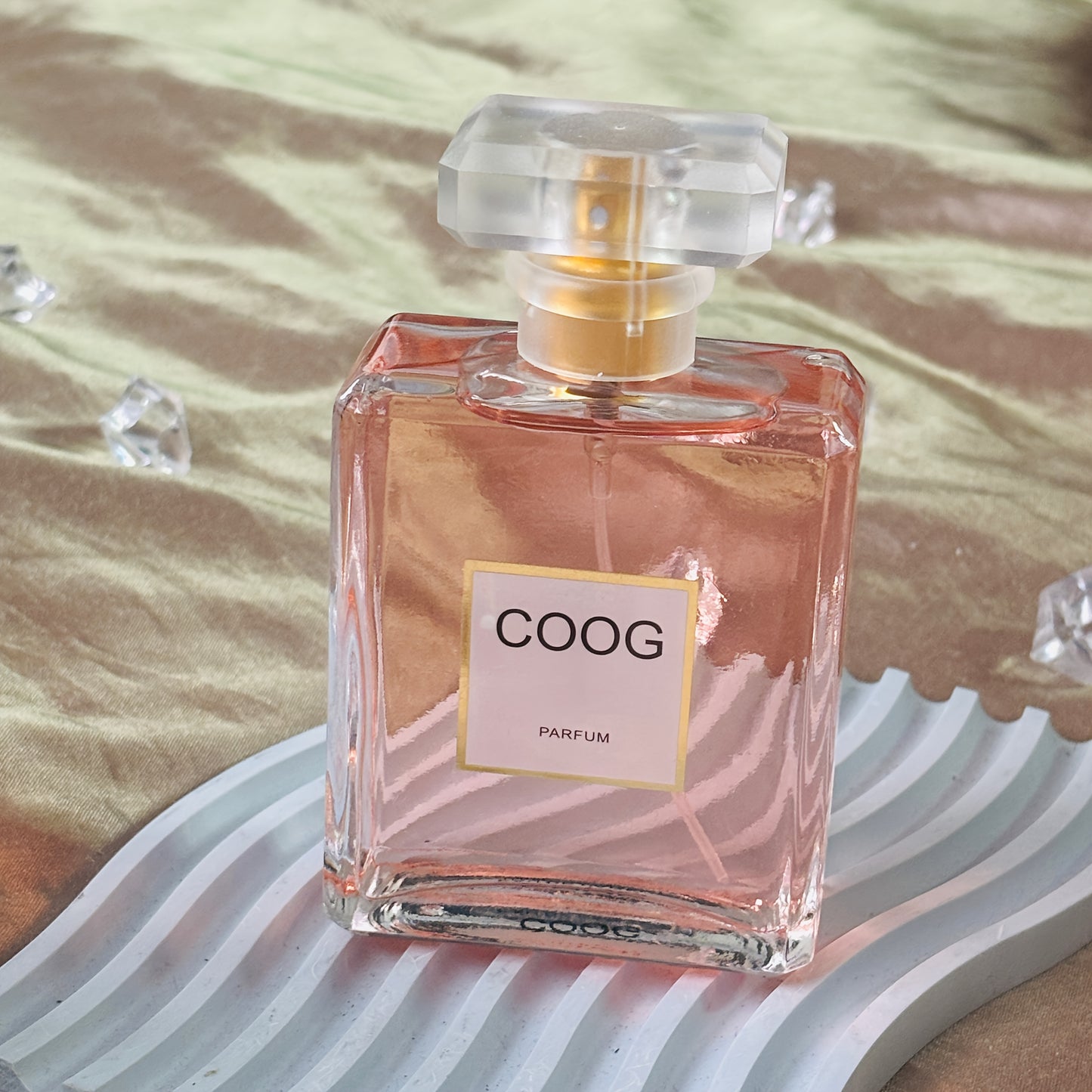 عطر نسائي أنيق - رائحة رومانسية زهرية وشرقية 🌹✨