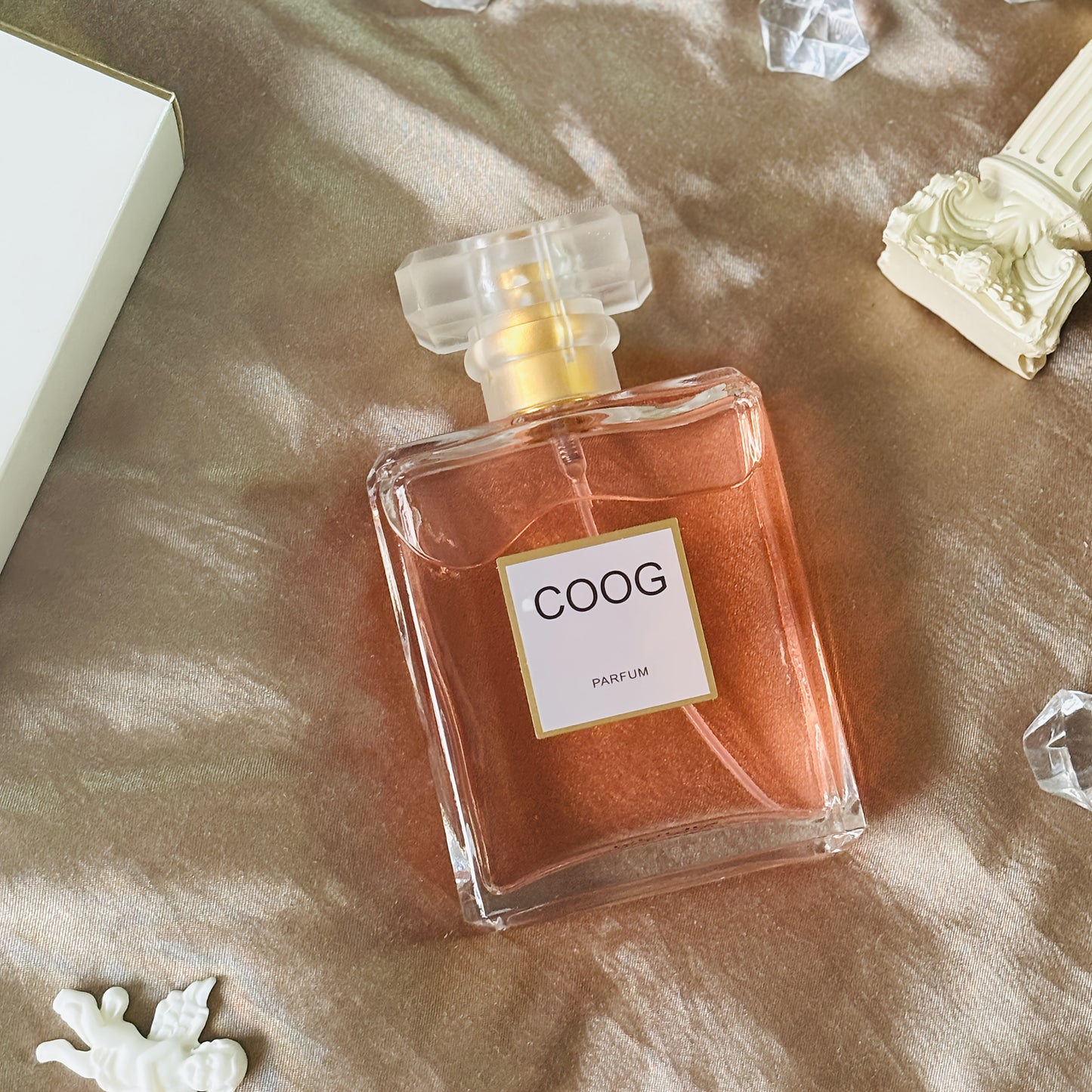 عطر نسائي أنيق - رائحة رومانسية زهرية وشرقية 🌹✨